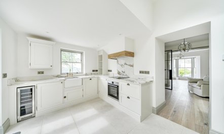 3 Bed in Mumbles 3