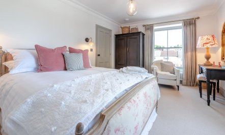 3 Bed in Mumbles 5