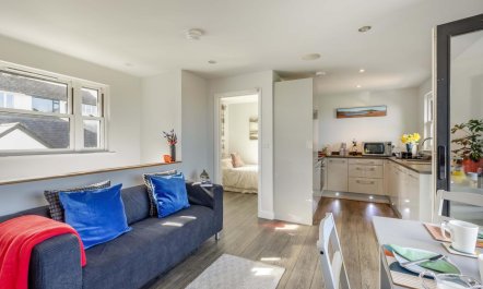 2 Bed in Dartmouth 6