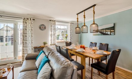 3 Bed in Llanbedrog 2