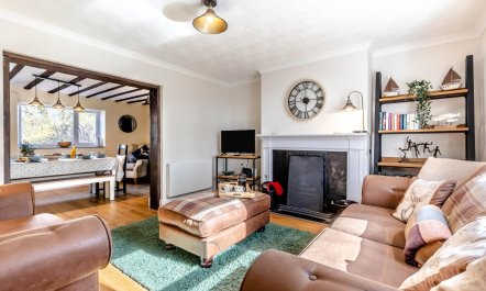 4 Bed in Sharrington
