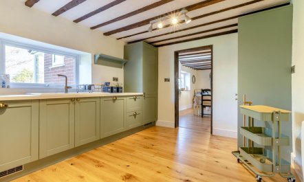 4 Bed in Sharrington 4