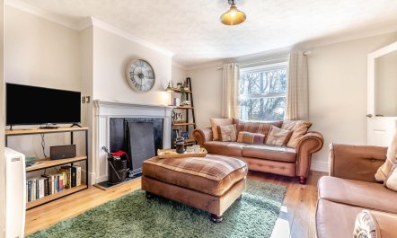 4 Bed in Sharrington 6