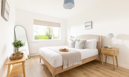 4 Bed in Rock 2