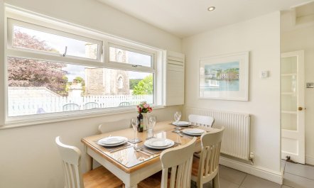 2 Bed in Fowey 7