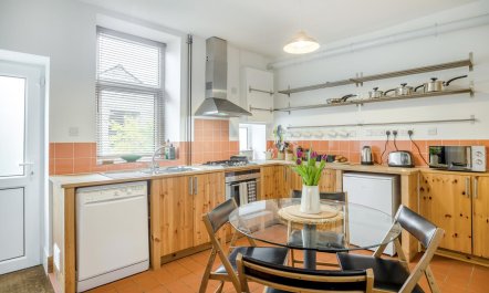 2 Bed in New Mills 3