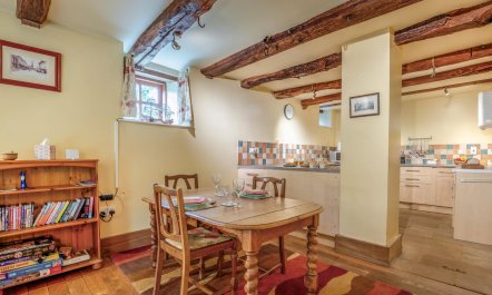 1 Bed in Whitchurch 6