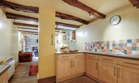 1 Bed in Whitchurch 9