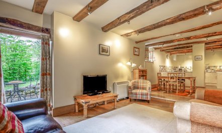 1 Bed in Whitchurch 1