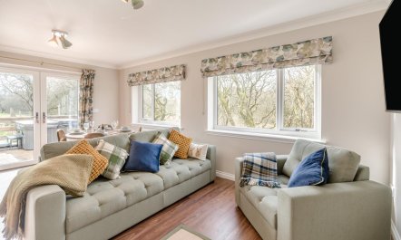 2 Bed in Ochiltree 1