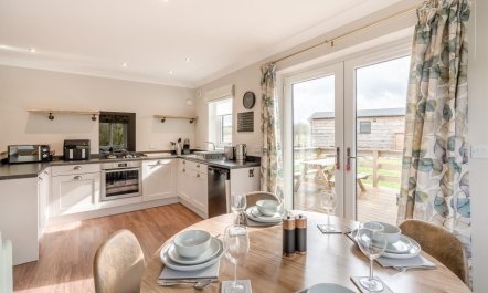 2 Bed in Ochiltree 5