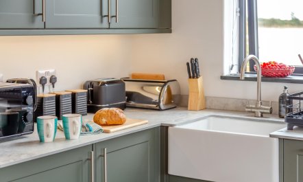 2 Bed in Mount Hawke 7
