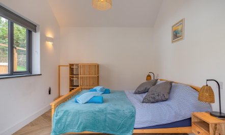 2 Bed in Mount Hawke 8