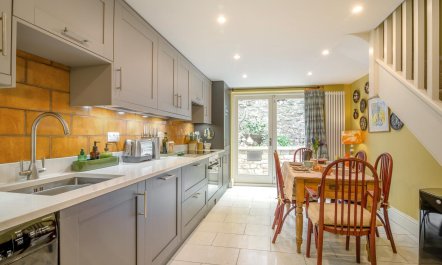 2 Bed in Bath 1