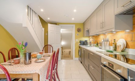 2 Bed in Bath