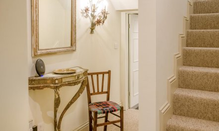 2 Bed in Bath 5