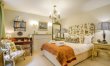 2 Bed in Bath 8
