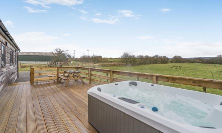 2 Bed in Ochiltree 2