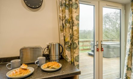 2 Bed in Ochiltree 8