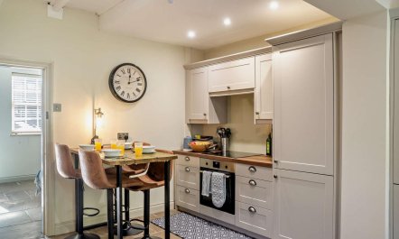 2 Bed in Cherry Burton 1