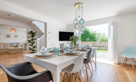 4 Bed in St. Merryn 1
