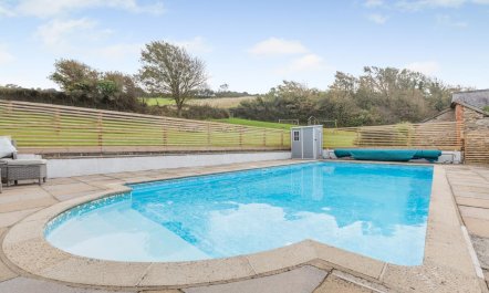 4 Bed in Lobb 1
