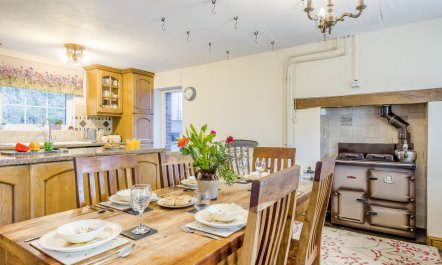 4 Bed in Builth Wells 9