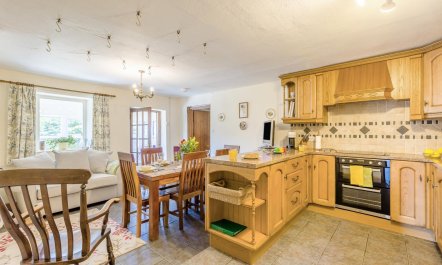 4 Bed in Builth Wells 5