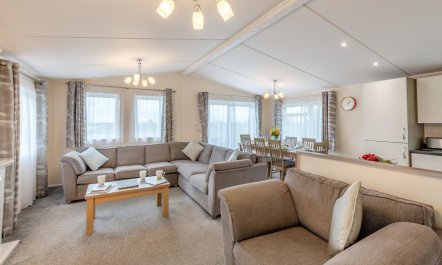 4 Bed in Bentham 7