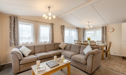 4 Bed in Bentham 2