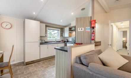 4 Bed in Bentham 9