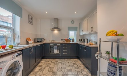4 Bed in Whitby 9