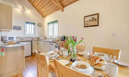 2 Bed in Rumburgh 7