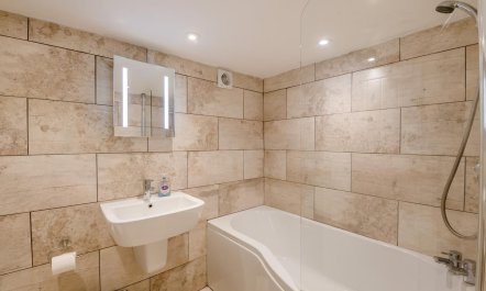 3 Bed in Whitby 8