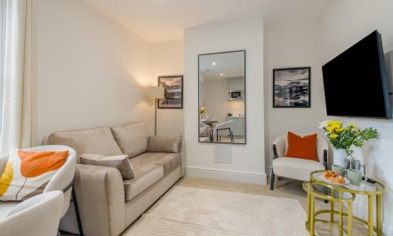 1 Bed in Cheltenham 1