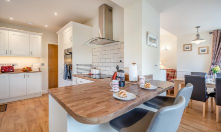 2 Bed in Windermere 3