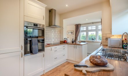 2 Bed in Windermere 4