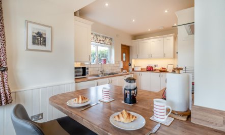 2 Bed in Windermere 2