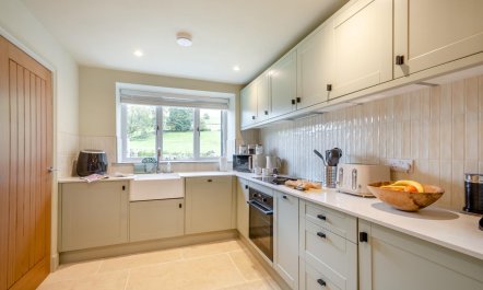 2 Bed in Simonstone 9