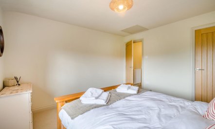 2 Bed in Simonstone 8