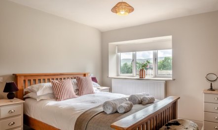 2 Bed in Simonstone 2