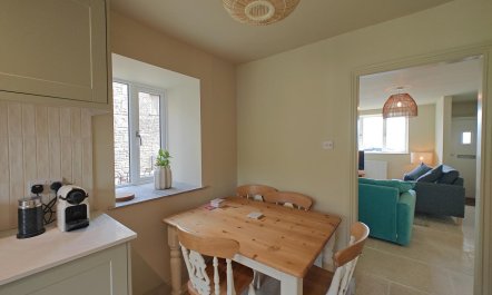2 Bed in Simonstone 1