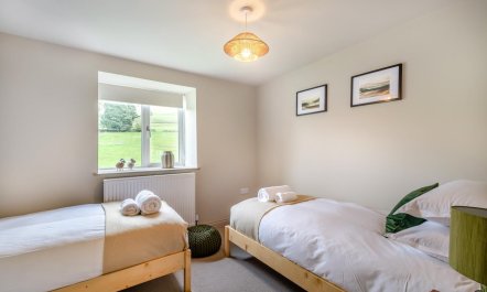 2 Bed in Simonstone 3