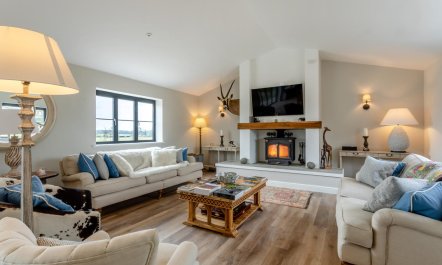 4 Bed in Irnham 2