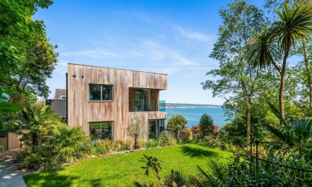 4 Bed in Newlyn