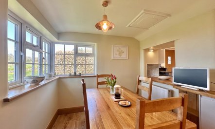 1 Bed in Blackborough 4