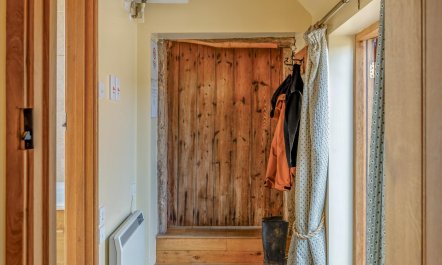 1 Bed in Whitchurch 9