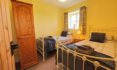 2 Bed in Westport 9