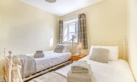 2 Bed in Westport 8