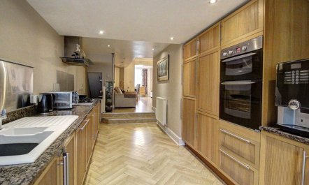 3 Bed in Chester 1